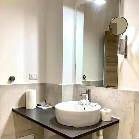Crespi In Fiera Apartment *